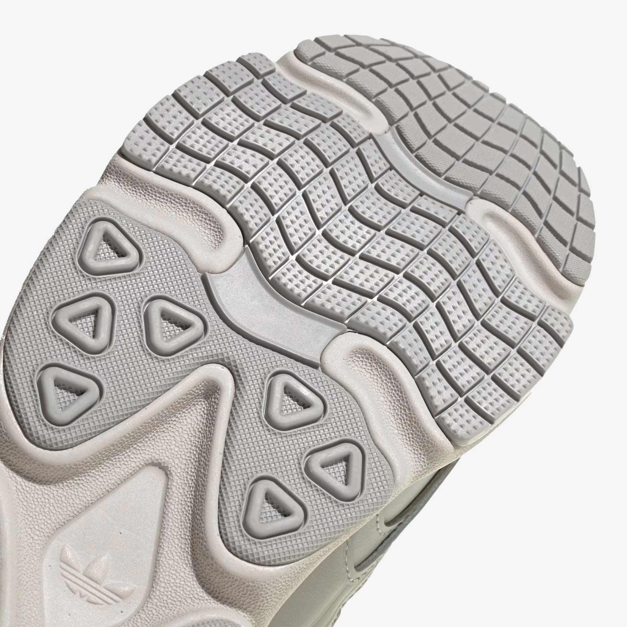 ADIDAS ORIGINALS | OZMILLEN { CORE BLACK/GREY TWO/WHITE