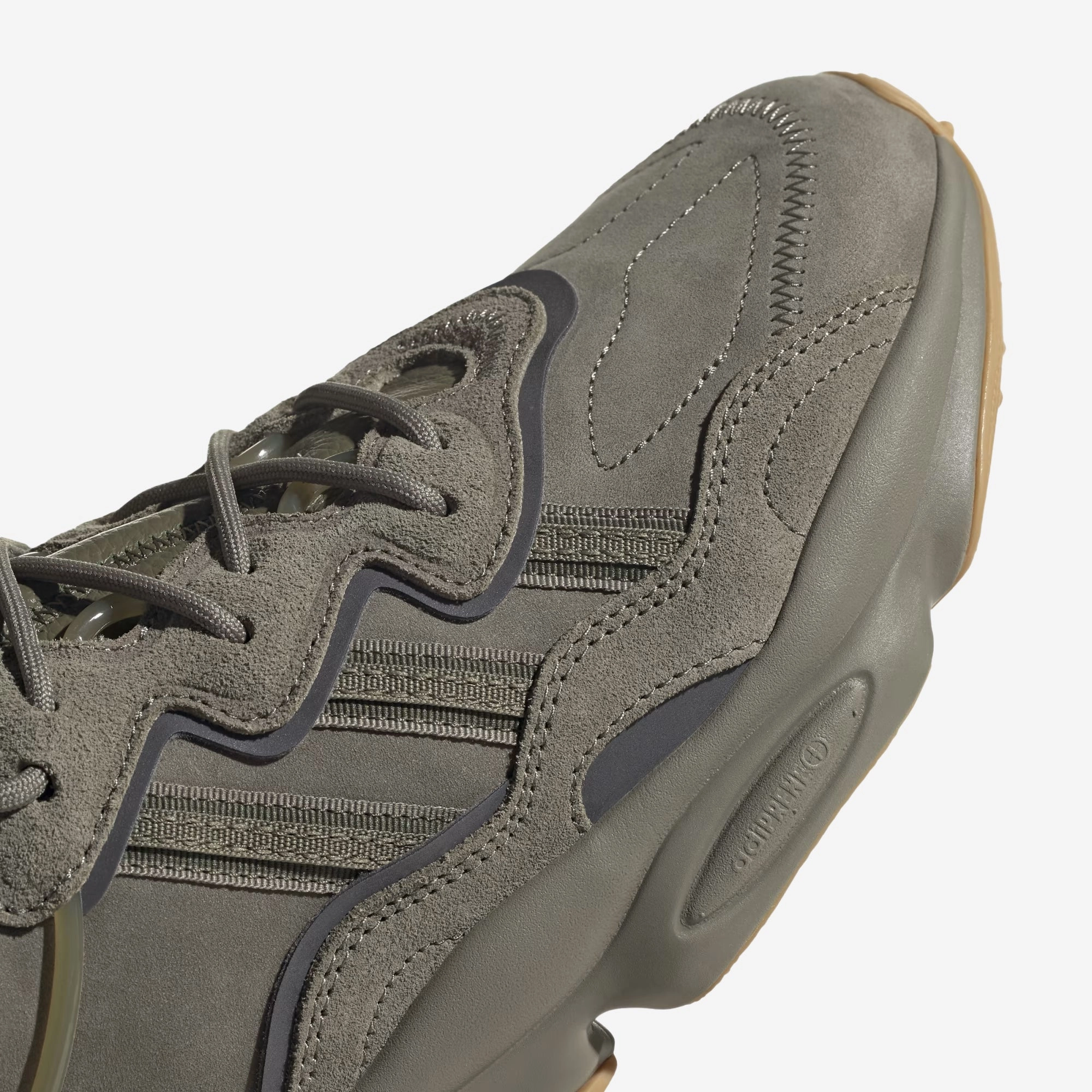 Adidas Originals | OZWEEGO { TRACE CARGO/NIGHT CARGO/ RAW KHAKI