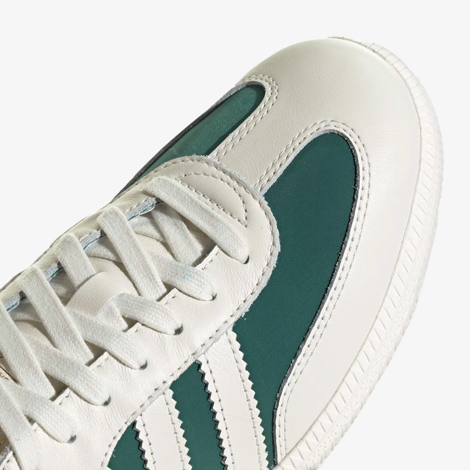 ADIDAS ORIGINALS | SAMBA OG { OFF WHITE/COLLEGIATE GREEN