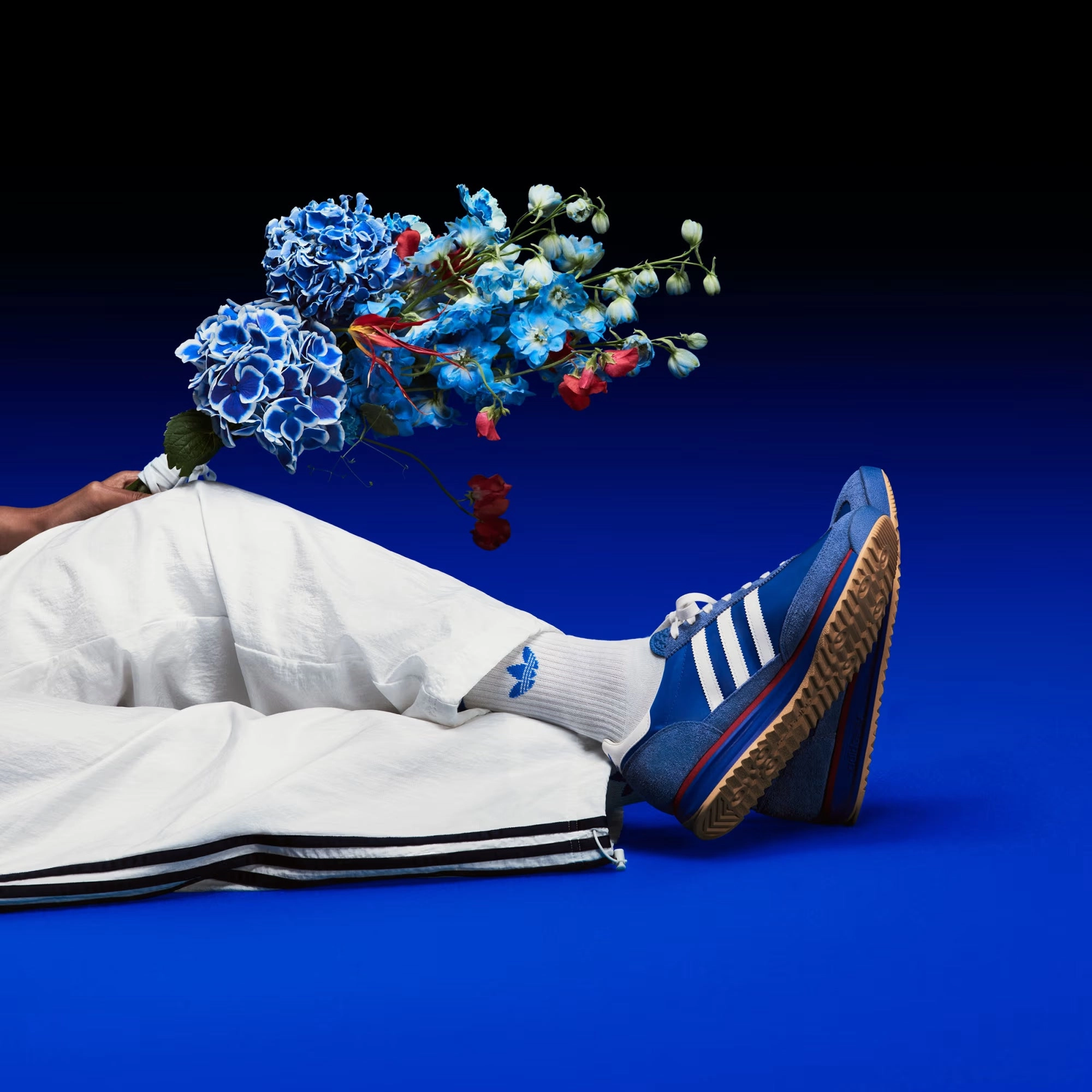 ADIDAS ORIGINALS | SL 72 RS { BLUE/CORE WHITE/BETTER SCARLET