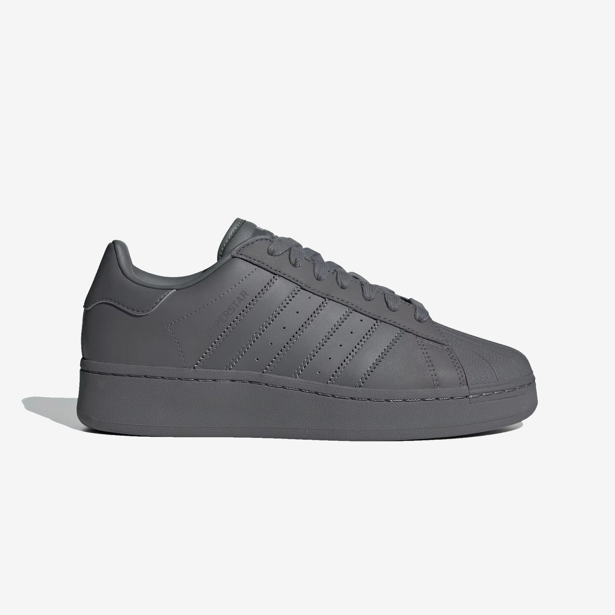 Adidas Originals | SUPERSTAR XLG  { GREY FOUR/CORE BLACK
