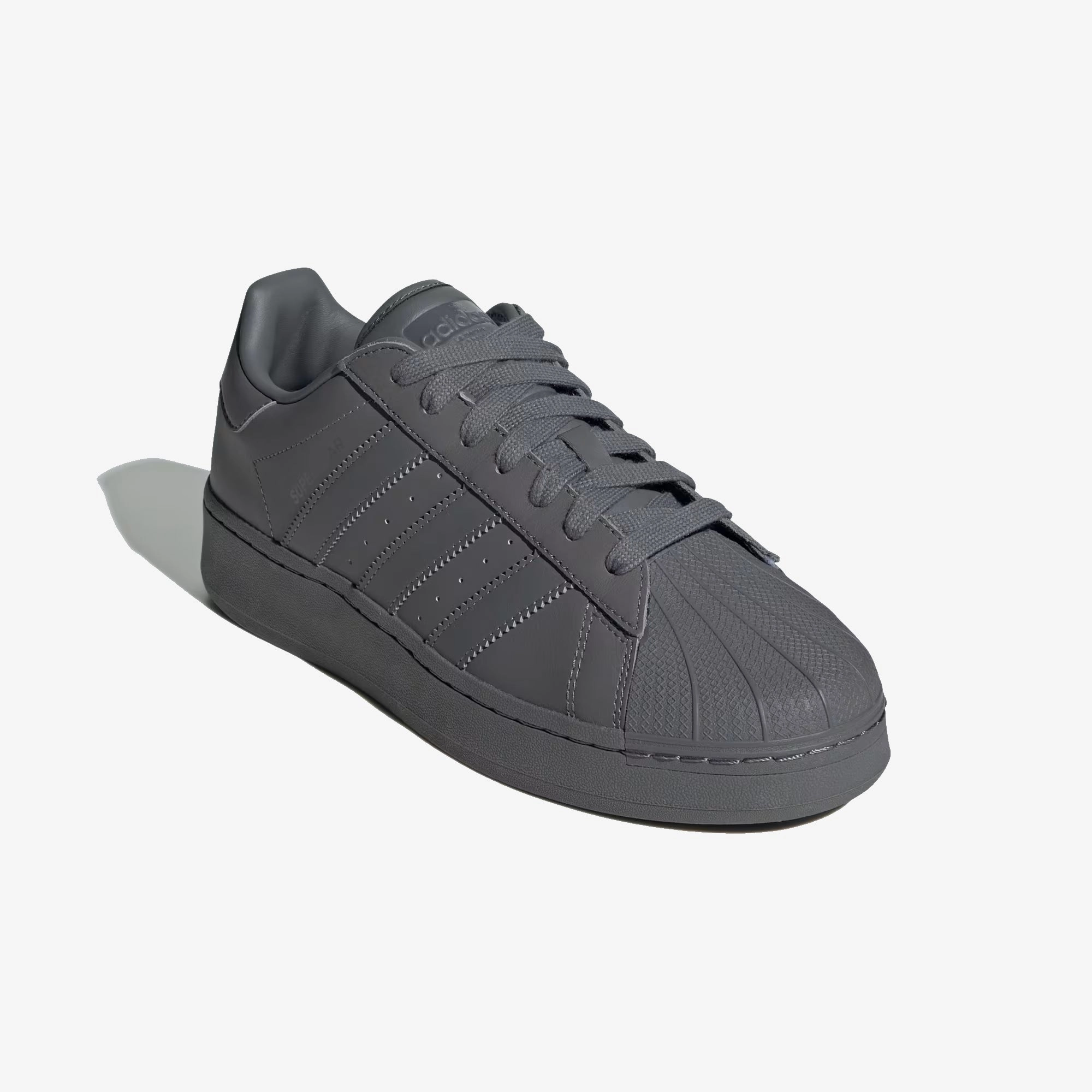 Adidas Originals | SUPERSTAR XLG  { GREY FOUR/CORE BLACK