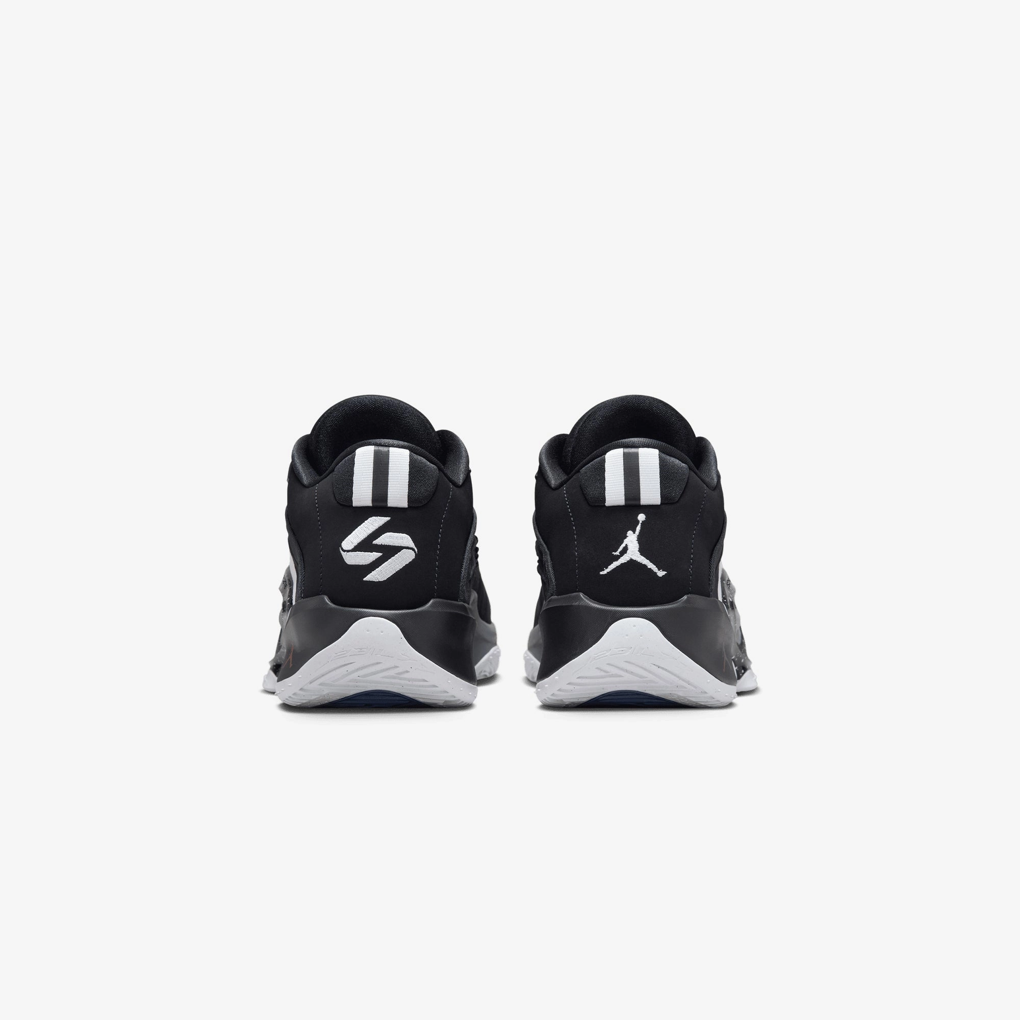 JORDAN | LUKA 3 PF SPEEDWAY { BLACK/WHITE-SMOKE GREY