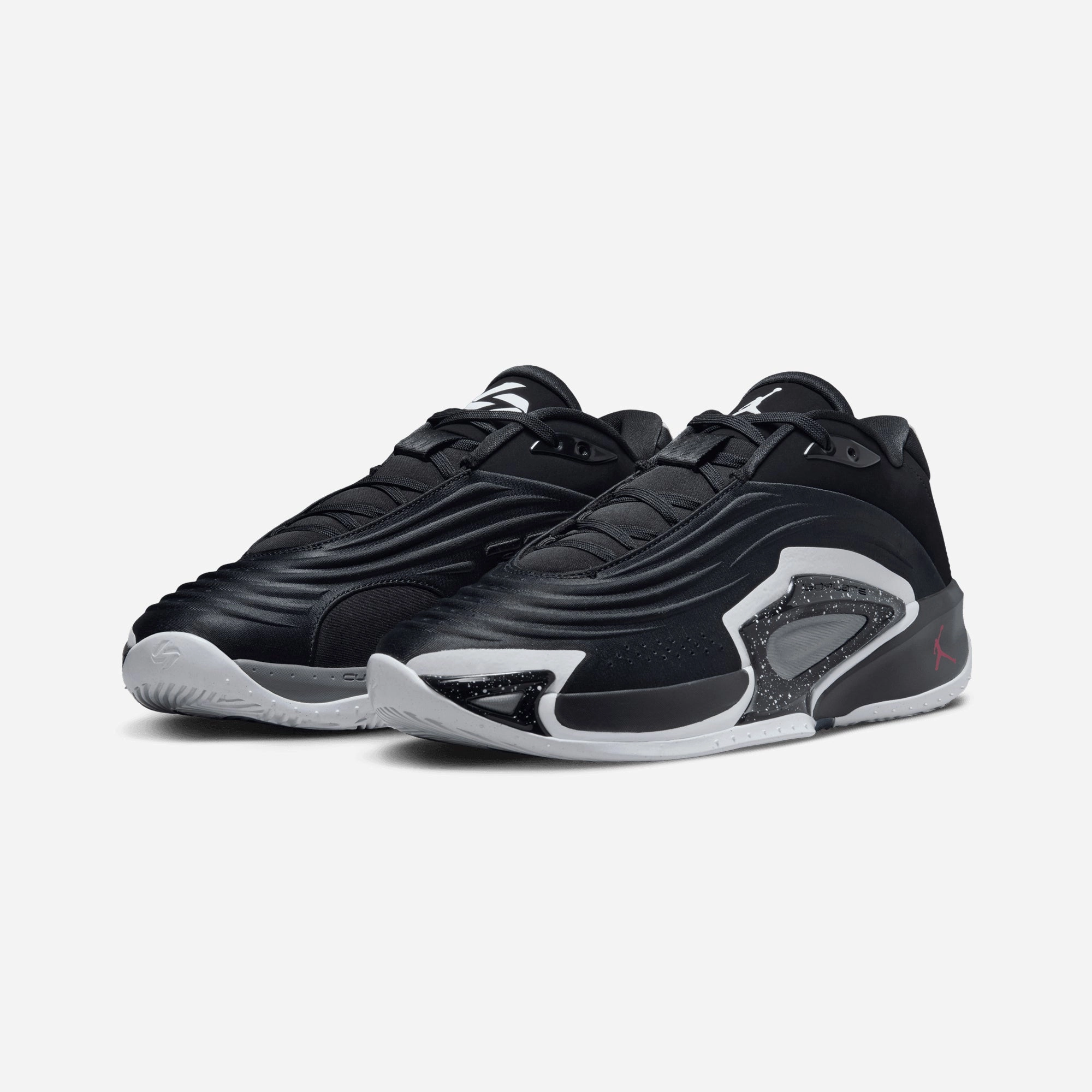 JORDAN | LUKA 3 PF SPEEDWAY { BLACK/WHITE-SMOKE GREY