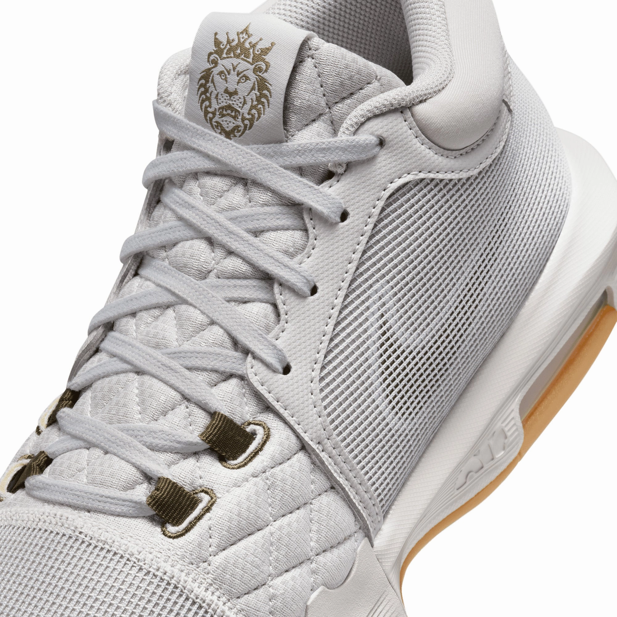 LeBron Witness 8 Men's Basketball Shoes