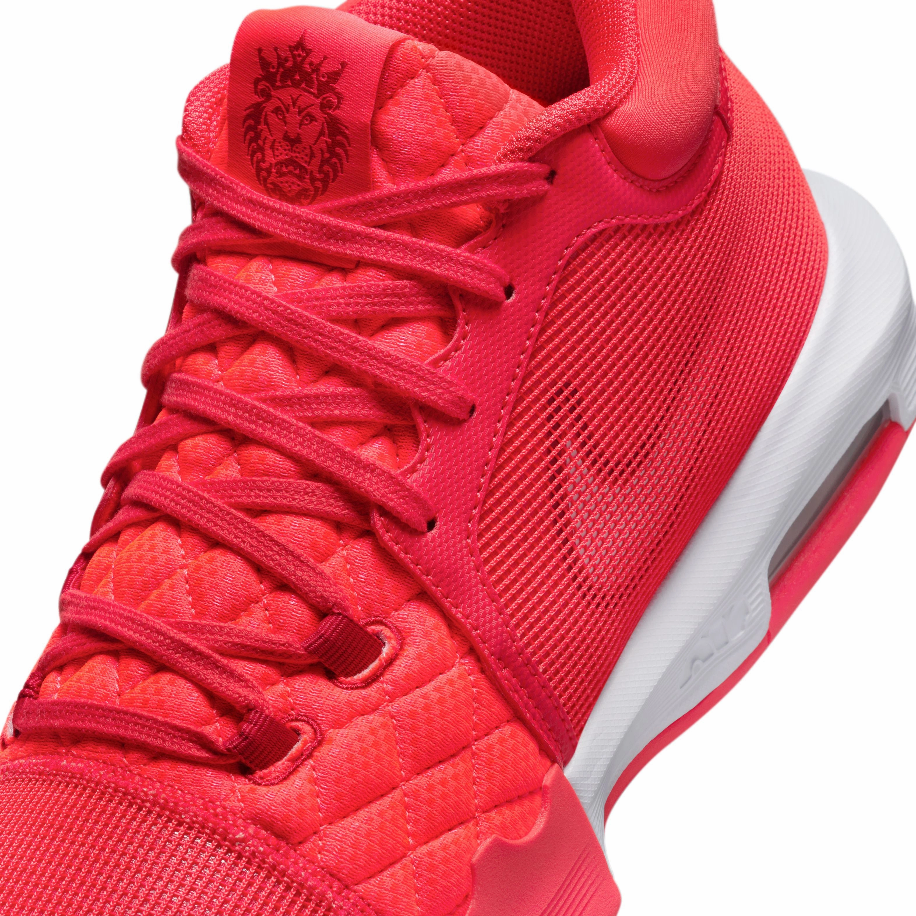 LeBron Witness 8 Men's Basketball Shoes