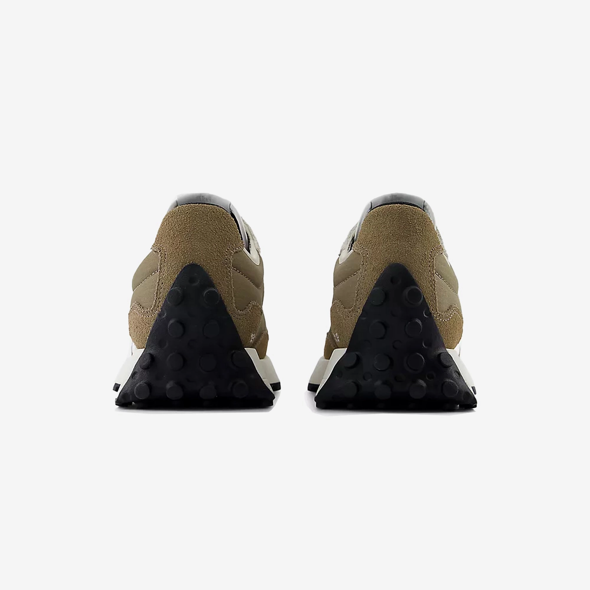 New Balance | 327 { MUSHROOM/WHITE