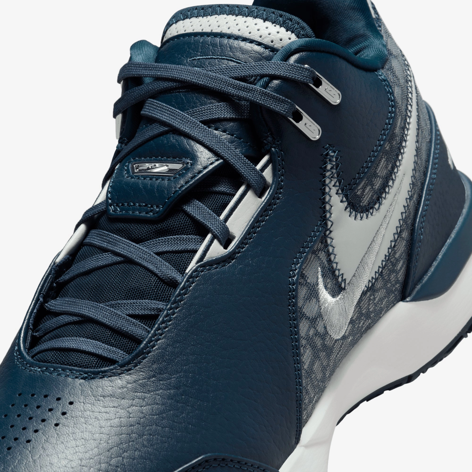 Nike | LEBRON NXXT GEN AMPD EP { ARMORY NAVY/LIGHT SILVER-SAIL