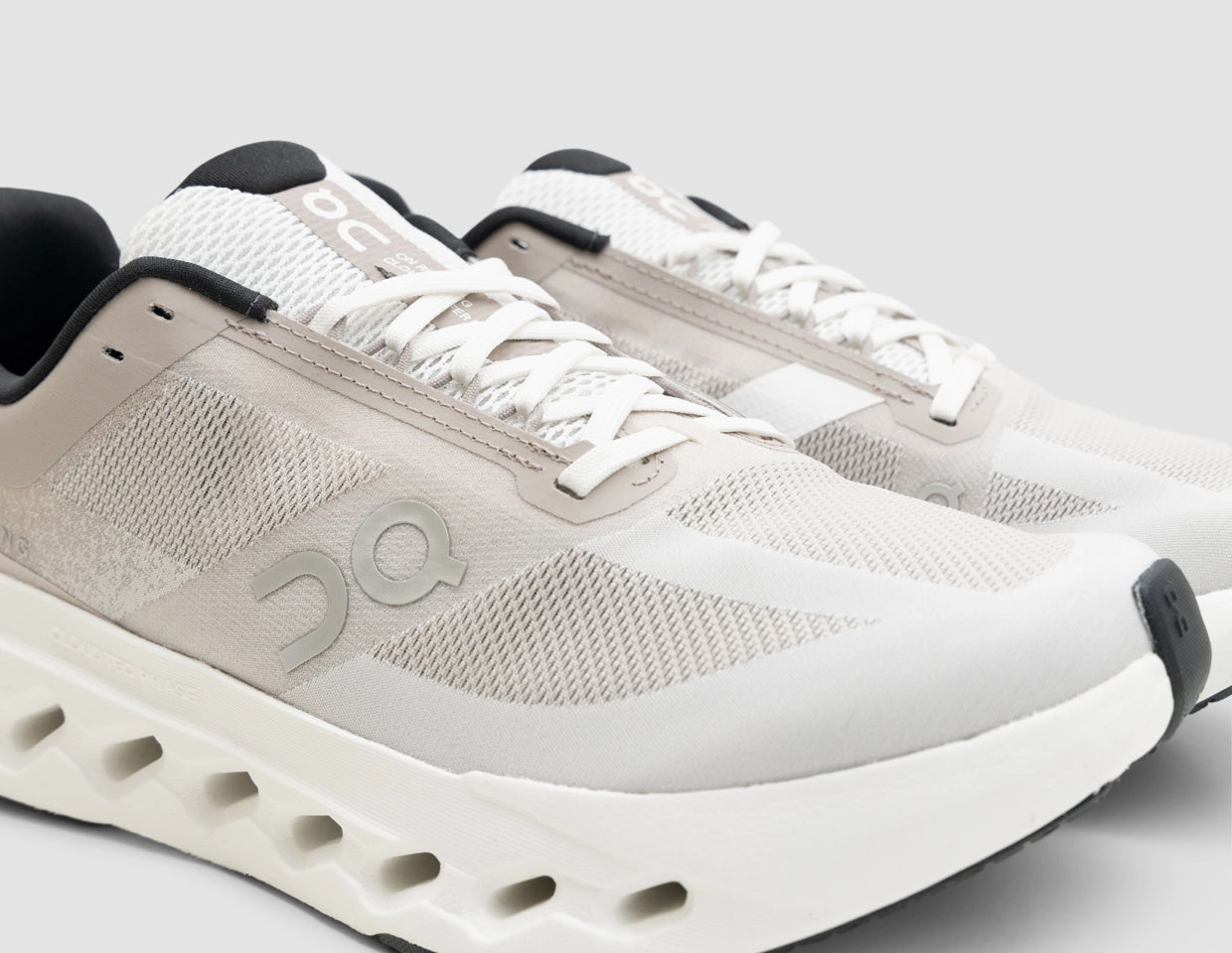 On Cloudsurfer Next Fog / Ivory