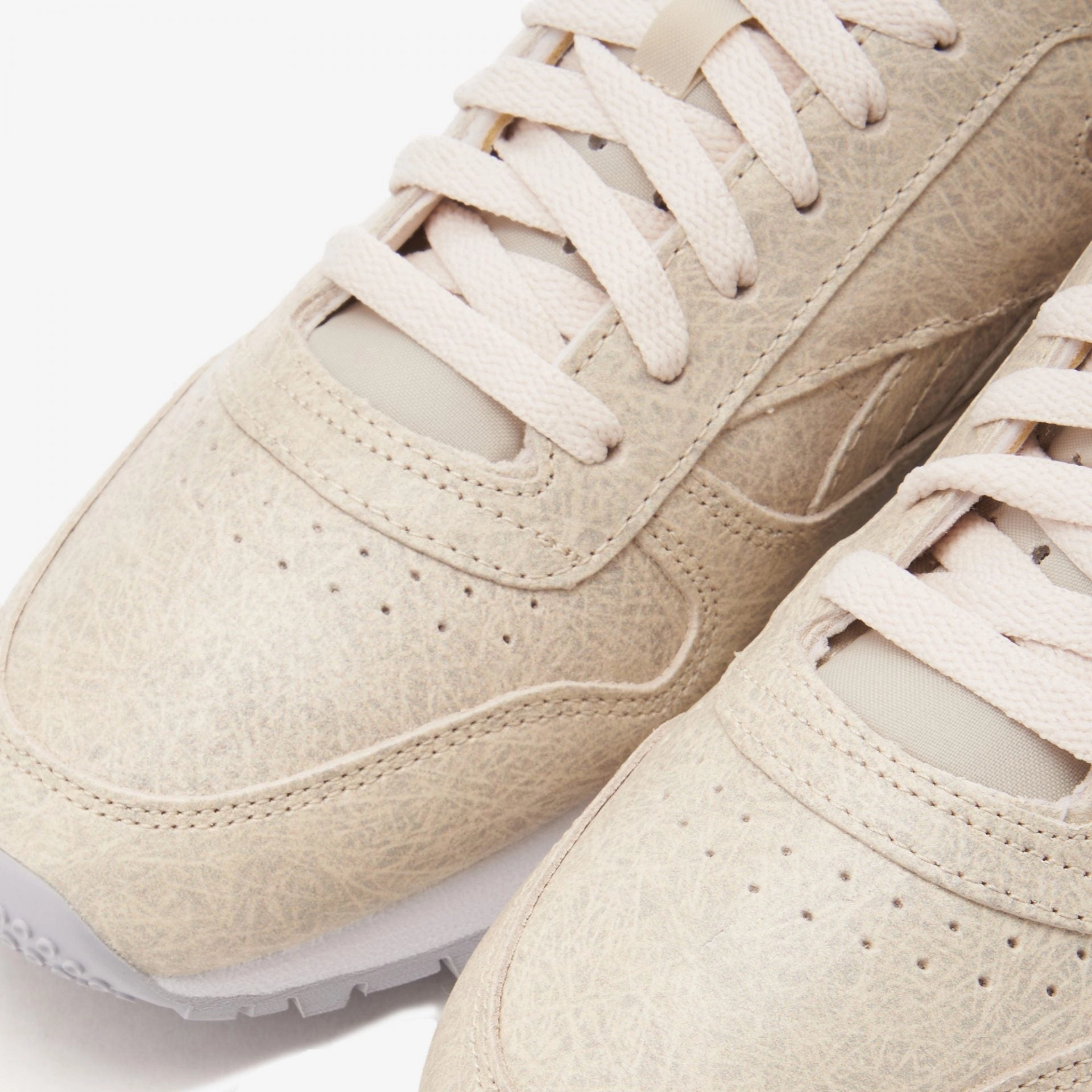 Reebok | EAMES CLASSIC LEATHER  { SANDTRAP